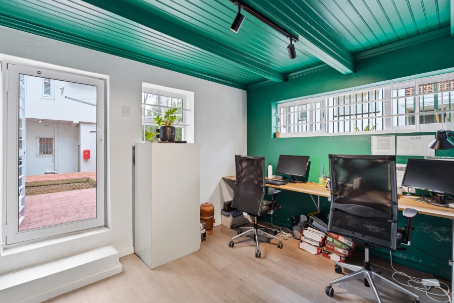 2 Bedroom Property for Sale in Tamboerskloof Western Cape